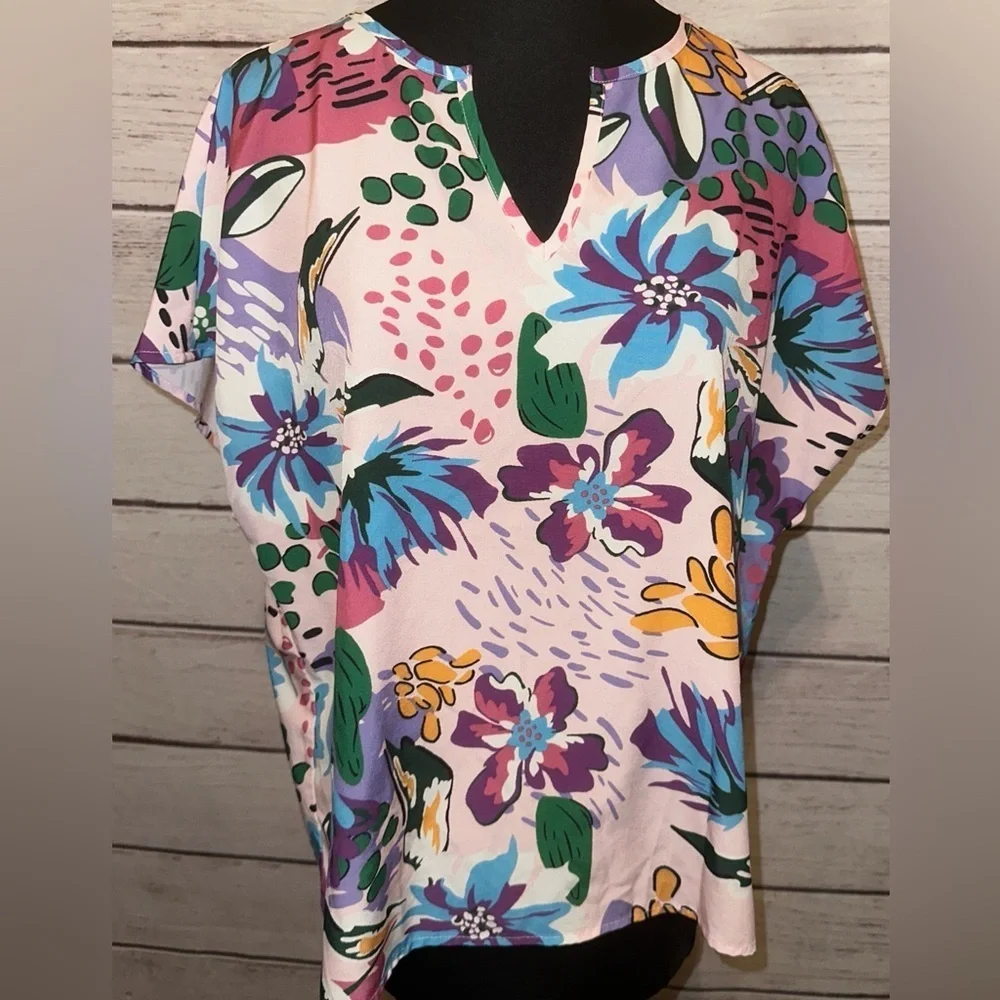 Emery Rose Floral Print V-Neck Top -Size Large, Lightweight, Office, Summer Tops - Picture 1 of 5